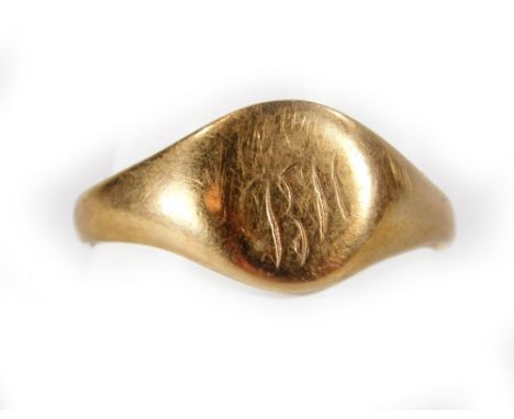 A 9ct gold signet ring, size Q-R, 2g.