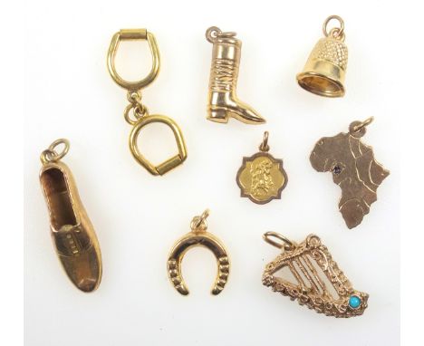 Yellow metal Irish harp charm and 7 other 9ct charms, 8.8grs (8) 