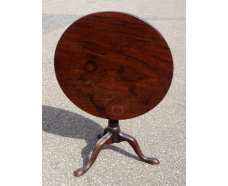 George III mahogany table with a one piece tilting circular "birdcage" top, on a "gun barrel" column, 3 cabriole legs, tablet