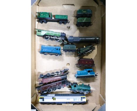 A Collection of Model Railway Locomotives to include Hornby Greatwestern 101, Hornby Duchess of Atholl, Hornby 4472 etc. (1 T