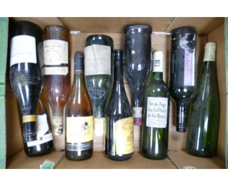 A collection of vintage wines to include Jacobs Creek Shiraz, Red Bicyclette Chardonnay, 2001 Miranda Brothers Semillion Sauv