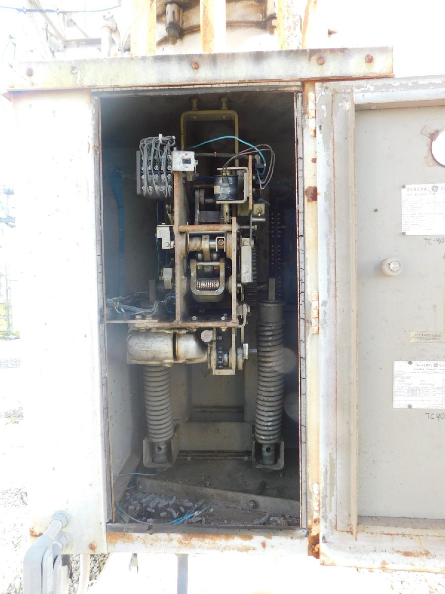 General Electric Oil Blast Circuit Breaker, Electrical Substation Type FKAR38220006, Rating 3