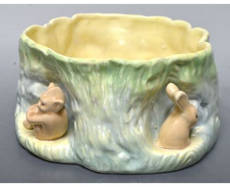 A Sylvac Rabbit planter ,1515, impressed mark.