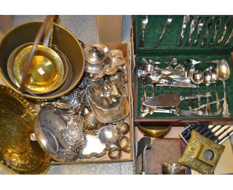 Silver Plate and Metalware - A three piece Viners of Sheffield tea service; another; sugar sifter; napkin rings; salver; case