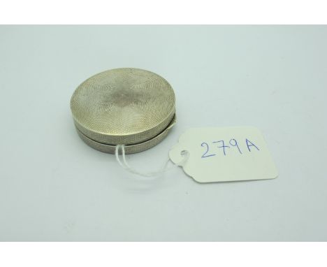 A Decorative Hallmarked Silver and Enamel Circular Compact / Pill Box, GS, import marks for London 1928, the hinged lid detai