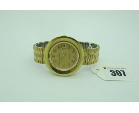 Jaeger LeCoultre; A Retro Automatic 562-51 Gent's Wristwatch, the signed circular dial with line markers, centre seconds and 
