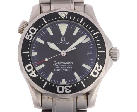 OMEGA - a stainless steel Seamaster Professional chronometer automatic calendar bracelet watch, ref. 168.1641, circa 2007, bl