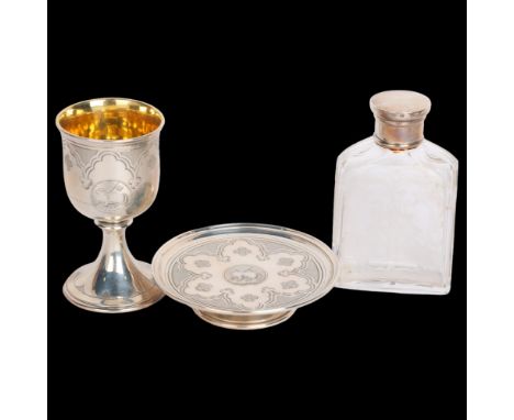 A cased Victorian silver 3-piece travelling communion set, Edward &amp; John Barnard, London 1858, comprising communion cup, 
