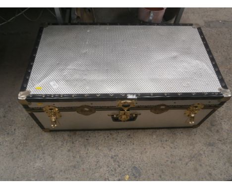 travel trunk