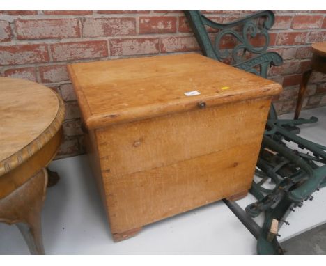 vintage boxed commode