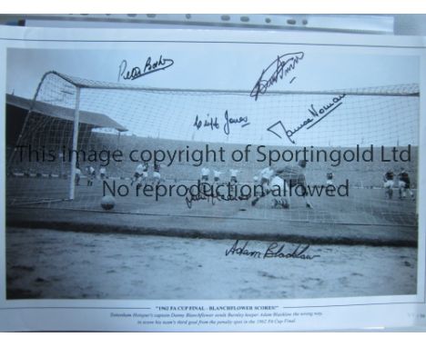 FA CUP FINAL AUTOGRAPHS     1962 - A 16" x 12" b/w photo of Blanchflower scoring a penalty signed by 6 players including Bake
