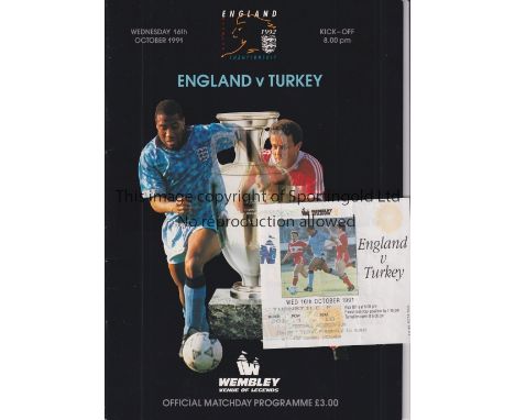 ENGLAND AUTOGRAPHS      Official programme, FA Itinerary and ticket. The England line-up page is signed by 17 players includi