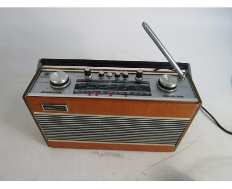 Vintage Roberts R606-MB radio 