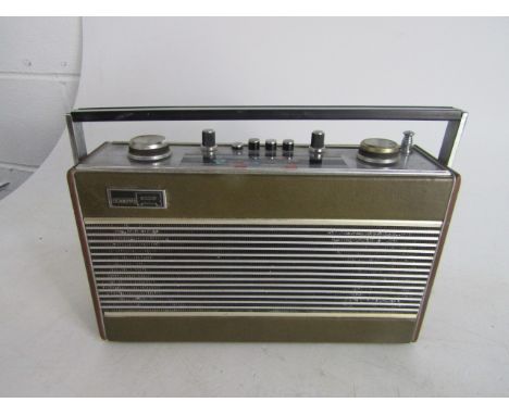 Vintage Roberts R606 radio 