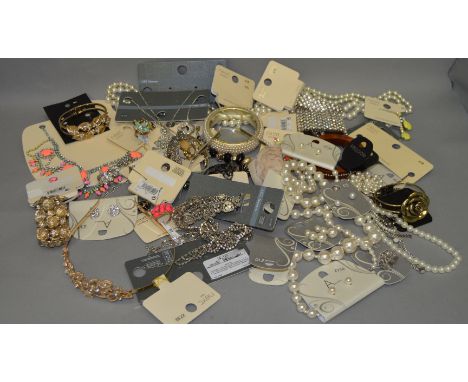 POLICE: QTY. OF HIGH STREET COSTUME JEWELLERY [NO RESERVE] [VAT ON HAMMER PRICE]