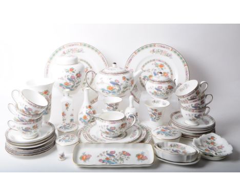 Wedgwood - A vintage 20th century Wedgwood Kutani Crane pattern bone china tea service and decorative ornaments. The pieces e