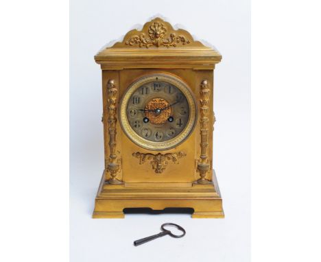 W.W. Kemp &amp; Co. - Samuel Marti - An early 20th century circa 1900 Samuel Marti 8-Day movement gilt cased mantel clock. Th