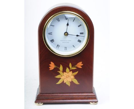Payne &amp; Son - Late 20th century mahogany case mantel clock with inlaid floral design to the centre. Also featuring brass 