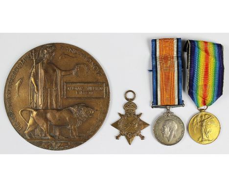 A World War One trio and death plaque to 12208 Pte. T. W. Everett Bedf R, comprising 1914/15 Star, BWM, VM and plaque named T