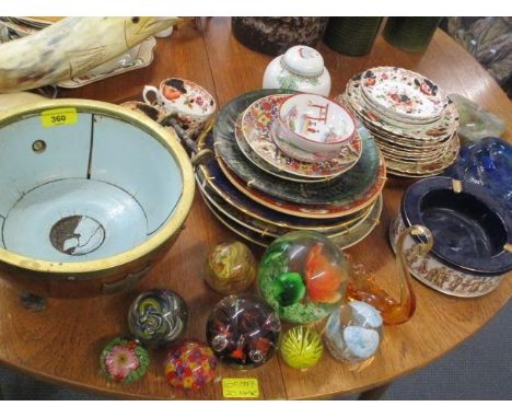 A mixed lot to include a Caithness paperweight, a Chinese ginger jar and other items 
