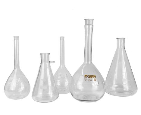 Laboratory glassware. Including a 4000ml Erlenmeyer flask, a 2L Buchner flask and three pear-shaped flasks.