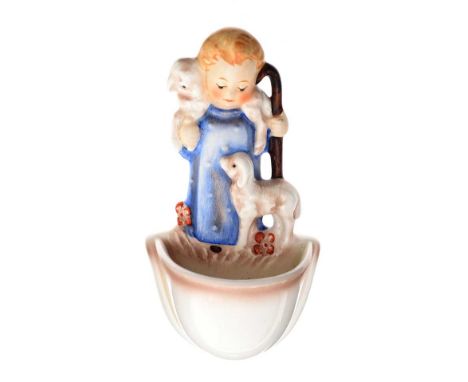 GOEBEL WALL FONT. SHEPHERD & SHEEP. 35/0.HEIGHT: 4¾ INCHES.WIDTH: 2½ INCHES.DEPTH: 2 INCHES.IN GOOD CONDITION.