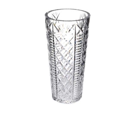 WATERFORD CRYSTAL VASE WITH STARCUT BASE. HEIGHT: 10 INCHES.DIAMETER: 5 INCHES.IN GOOD CONDITION.