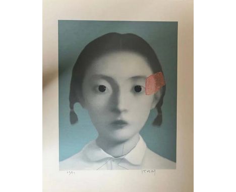 ZHANG XIAOGANG (Né en 1956) My Dear Friends 06, 2002. Lithographie sur papier vélin Lana .Edition de 99 exemplaires. Signé et