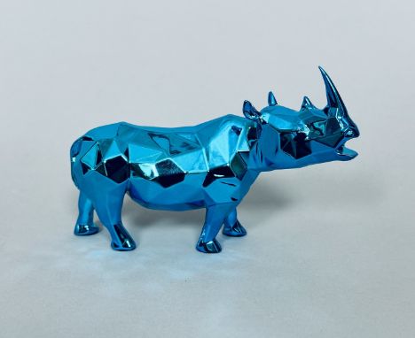 Richard ORLINSKI (Né en 1966) Blue Rhino. Sculpture en résine brillante. État neuf dans sa boîte d’origine et son certificat.