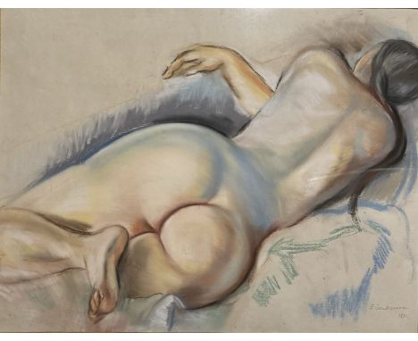 ECOLE MODERNE Femme nue allongée de dos. Pastel sur papier, porte une signature et daté 1930 en bas à droite. 48 x 62 cm 