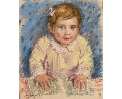 ECOLE MODERNE Portrait d’enfant. Pastel sur papier, porte une signature en en bas à gauche. 44,5 x 37 cm 