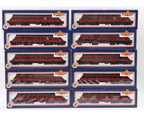 Bachmann 00 gauge crimson passenger stock and coach group, 10 examples, all in original packaging to include 34-601 57 ft BR 