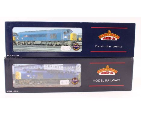 Bachmann Diesel Locomotive 00 Gauge Group, 2 examples to include 32-700 Class 46 Diesel D163 Leicestershire and Derbyshire Ye