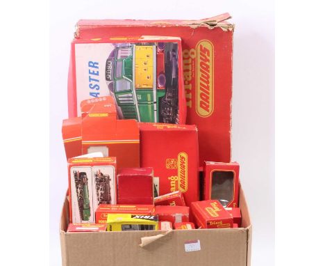 Empty Triang boxes or part boxes. ‘Freightmaster’ box missing all internal fitments but lid and base (BE); RS4 set complete (