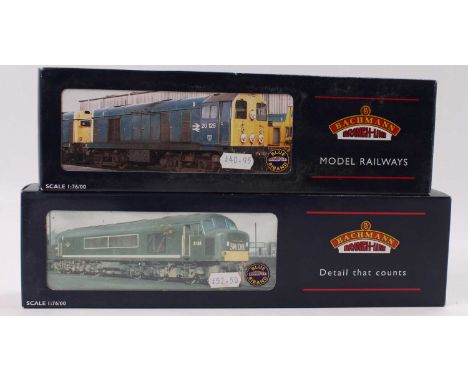 Bachmann Diesel Locomotive 00 Gauge Group, 2 examples to include 32-027A Class 20 Diesel D8046 BR Green, and a No.32-675 Clas