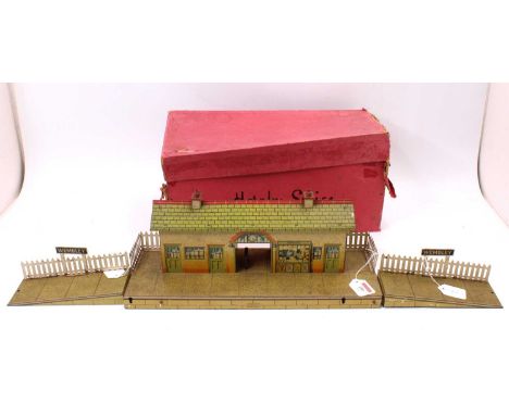 1937-9 Hornby No. 4 Buff building, tin-printed speckled platform, round top arch over booking hall, with ramps and 'Wembley' 