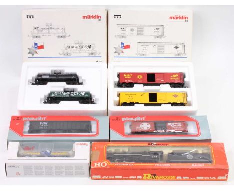 Five H0 items: Marklin 4579 2-box car set 'Texas' (M-BM); Marklin 4581 2-tank set Union Texas &amp; Shamrock; Marklin 45580-3