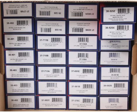 28 various Bachmann 00 Gauge rolling stock and wagons, all in original boxes, to include 32-276B 27T steel tippler wagon Chal