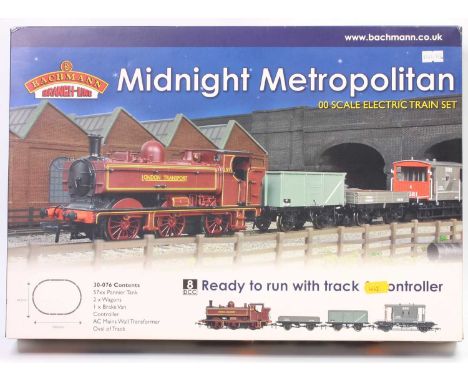 Bachmann 30-076 00 Gauge Midnight Metropolitan electric train set, housed in the original box 