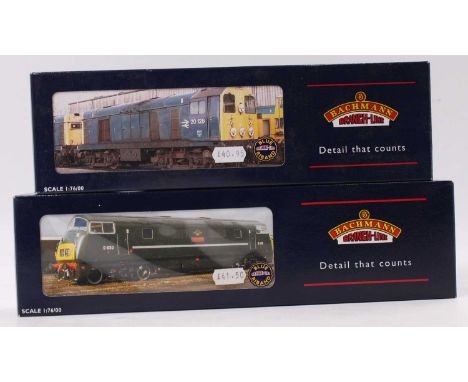 Bachmann Diesel Locomotive 00 Gauge Group, 2 examples to include 32-027 Class 20 Diesel D8000 BR Green, and No.32-055 Class 4