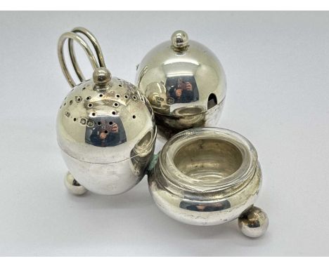 A Hallmarked Silver Cruet, HA, Sheffield 1921, with removable pepperette (130grams excluding liners).