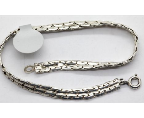 Ladies flat zip link 925 silver bracelet, L: 19 cm. P&amp;P Group 1 (£14+VAT for the first lot and £1+VAT for subsequent lots