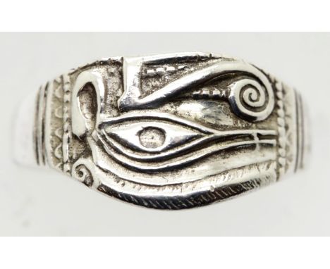 925 Silver ornate design ring, size P. P&amp;P Group 1 (£14+VAT for the first lot and £1+VAT for subsequent lots) 