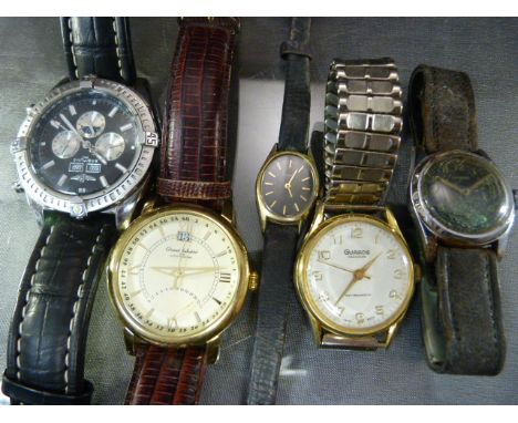 Collection of 5 watches - to include a Breitling style, Gianna Sabatini fashion watch, Timex watch, Trabant vintage watch and