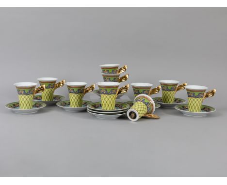 10 Kaffeetassen aus der Serie "Russian Dream", Rosenthal &amp; Versace, 1990-erWeißporzellan mit polychromem Dekor und Goldst