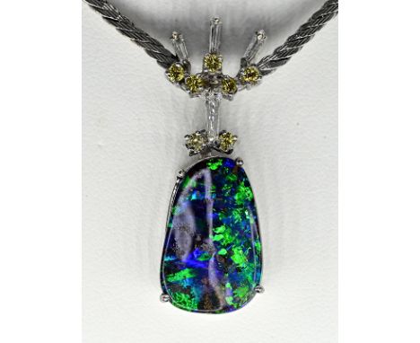 Collier mit Boulder-Opal, 4 Diamant-Trapezen, zus. ca. 0,5 ct und 7 farbigen Brillanten, zus. ca. 0,28 ct, Juwelierarbeit, 80