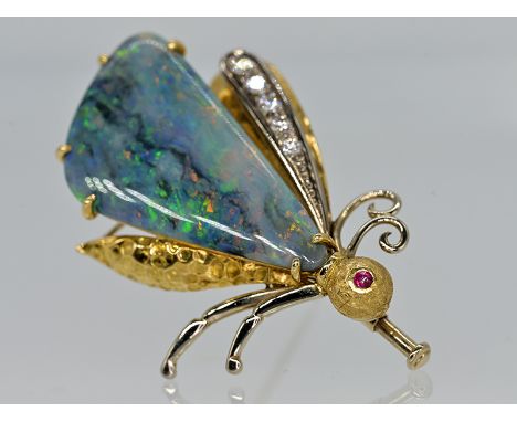 Nadel mit australischem Opal, kleinem Rubin und 5 kleinen Brillanten, zus. ca. 0,12 ct, Goldschmiedearbeit, 80er-Jahre750/- G