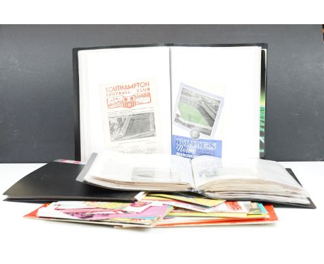 Football Programmes - Large collection 1950s to 1980s football programmes featuring various clubs to include Manchester Unite