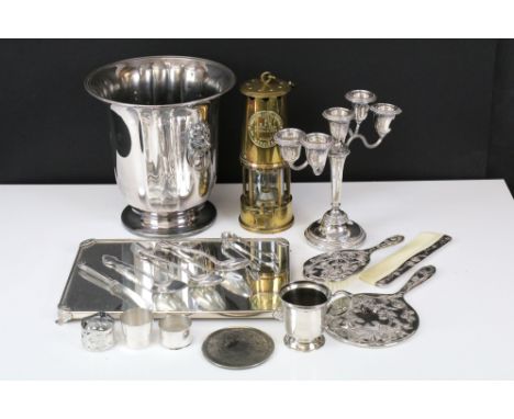 Silver footed mug, Birmingham 1953, 7cm high together with a collection of silver plated wares to include: Swatkins champagne