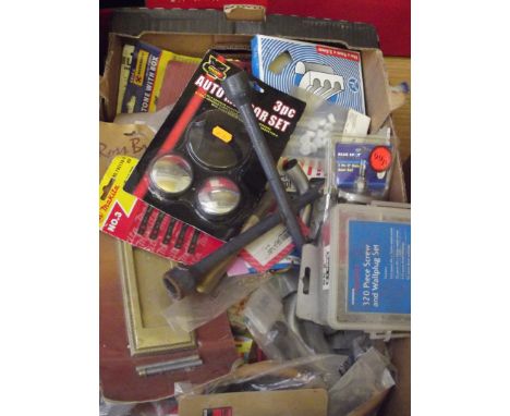 Mixed box of tools and other hardware equipment